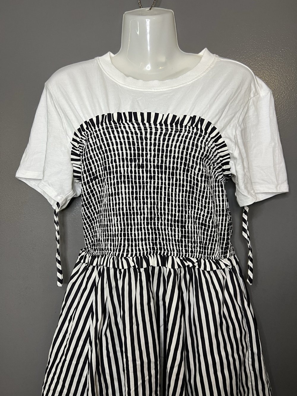 Maeve Anthropologie Dress Womens Petite Medium Black White Striped Smocked Midi